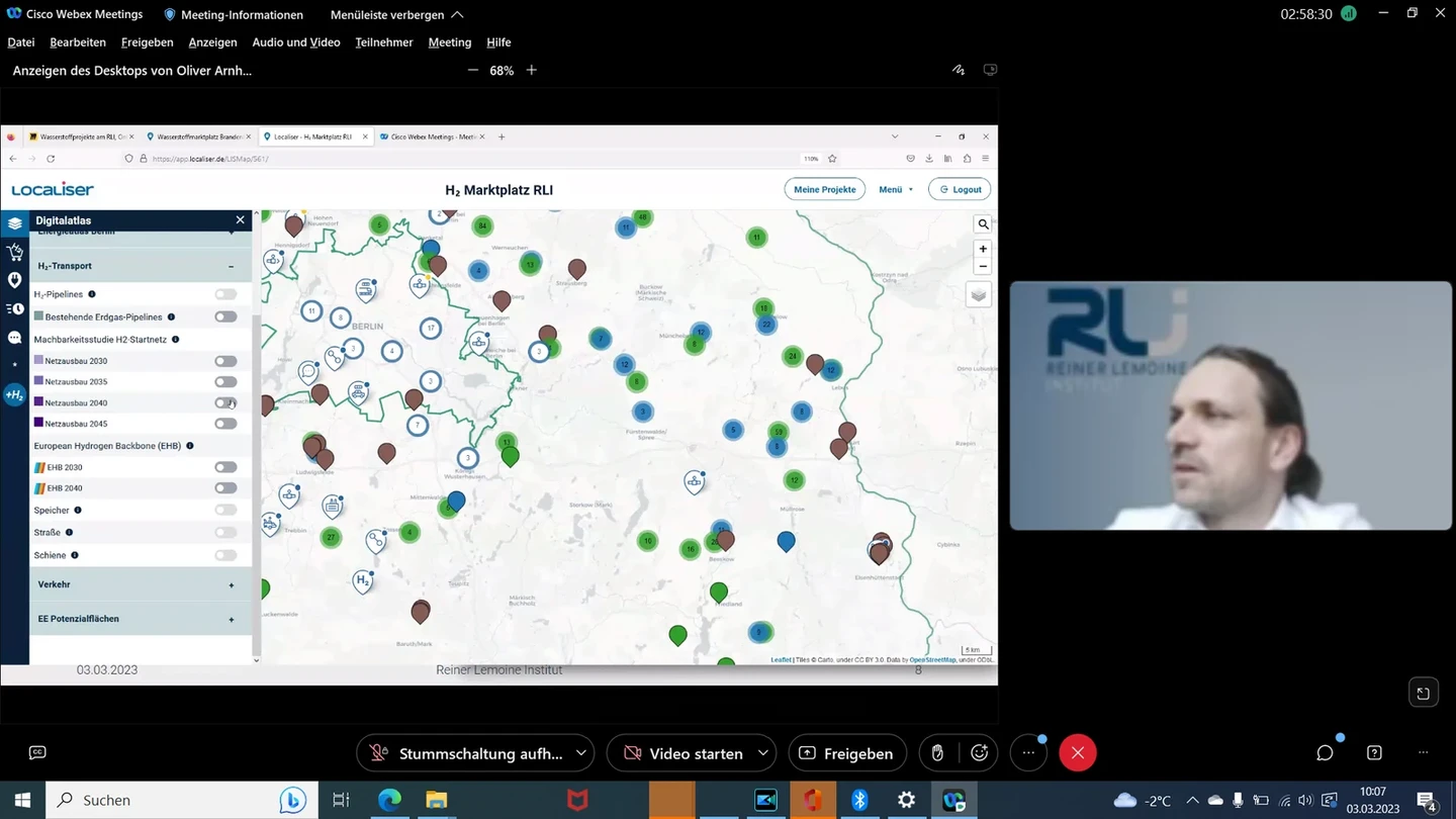 Oliver Arnhold presenting the hydrogen marketplace in a video conference