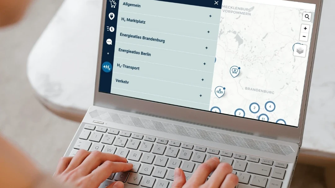 Laptop showing the Digitalatlas of the hydrogen marketplace