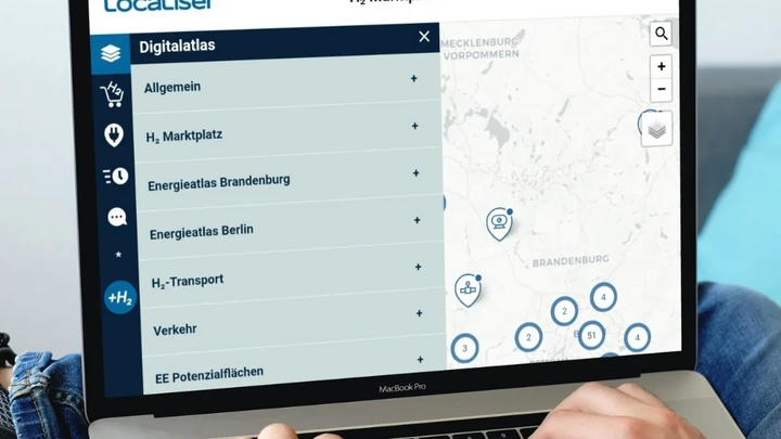 Laptop showing the Digitalatlas of the hydrogen marketplace for Berlin and Brandenburg