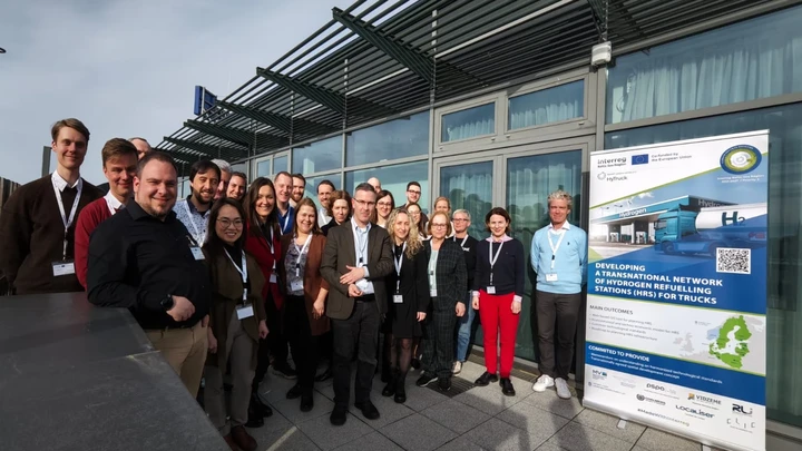 Group photo of the HyTruck project partners in Rostock